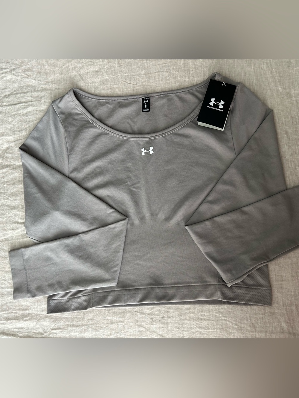 Under Armour Women’s Gray Scoop-Neck Lightweight Long Sleeve Top -Size L